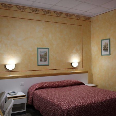 Hotel Agnello D'Oro Genova Exteriör bild
