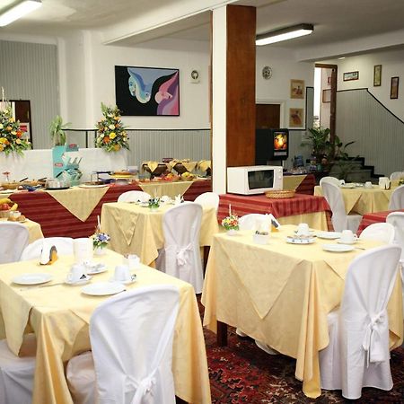 Hotel Agnello D'Oro Genova Exteriör bild