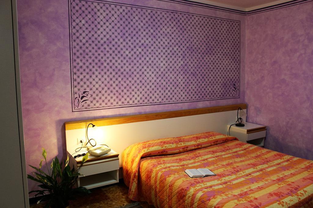 Hotel Agnello D'Oro Genova Exteriör bild
