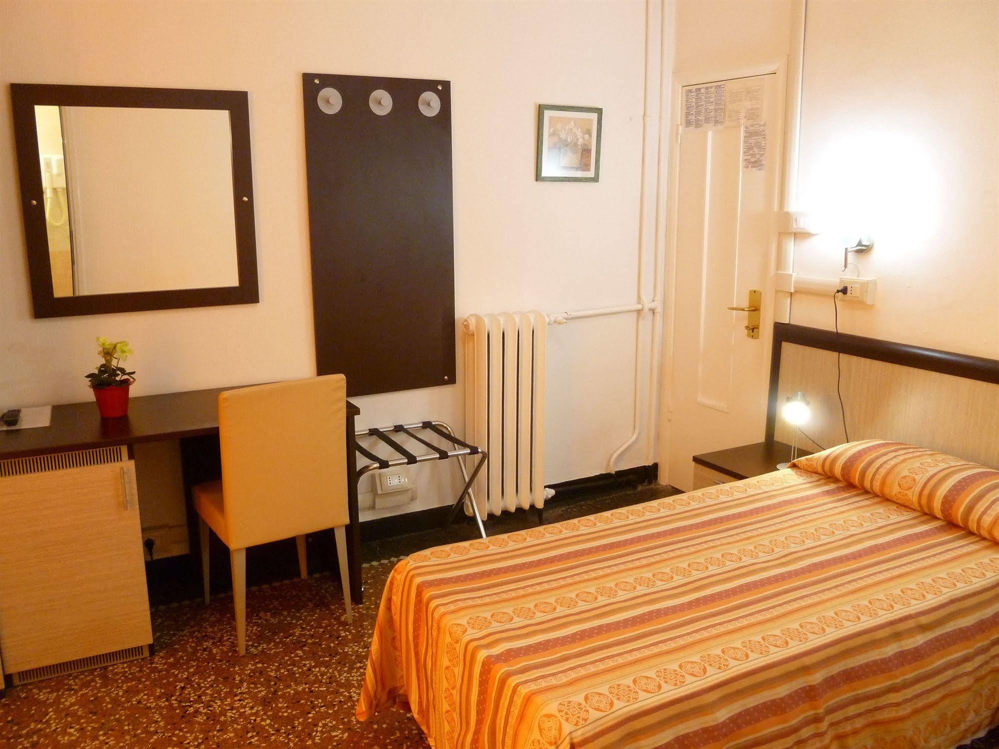 Hotel Agnello D'Oro Genova Exteriör bild