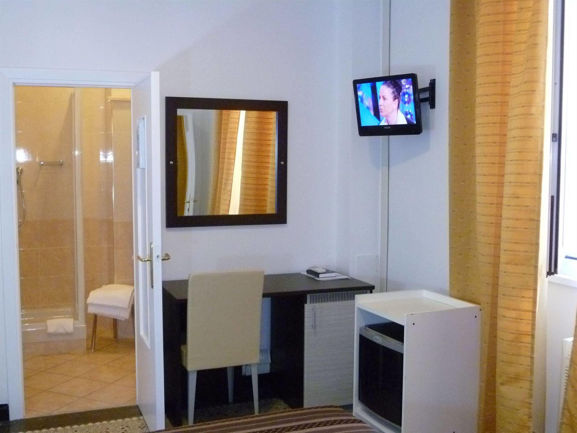 Hotel Agnello D'Oro Genova Exteriör bild