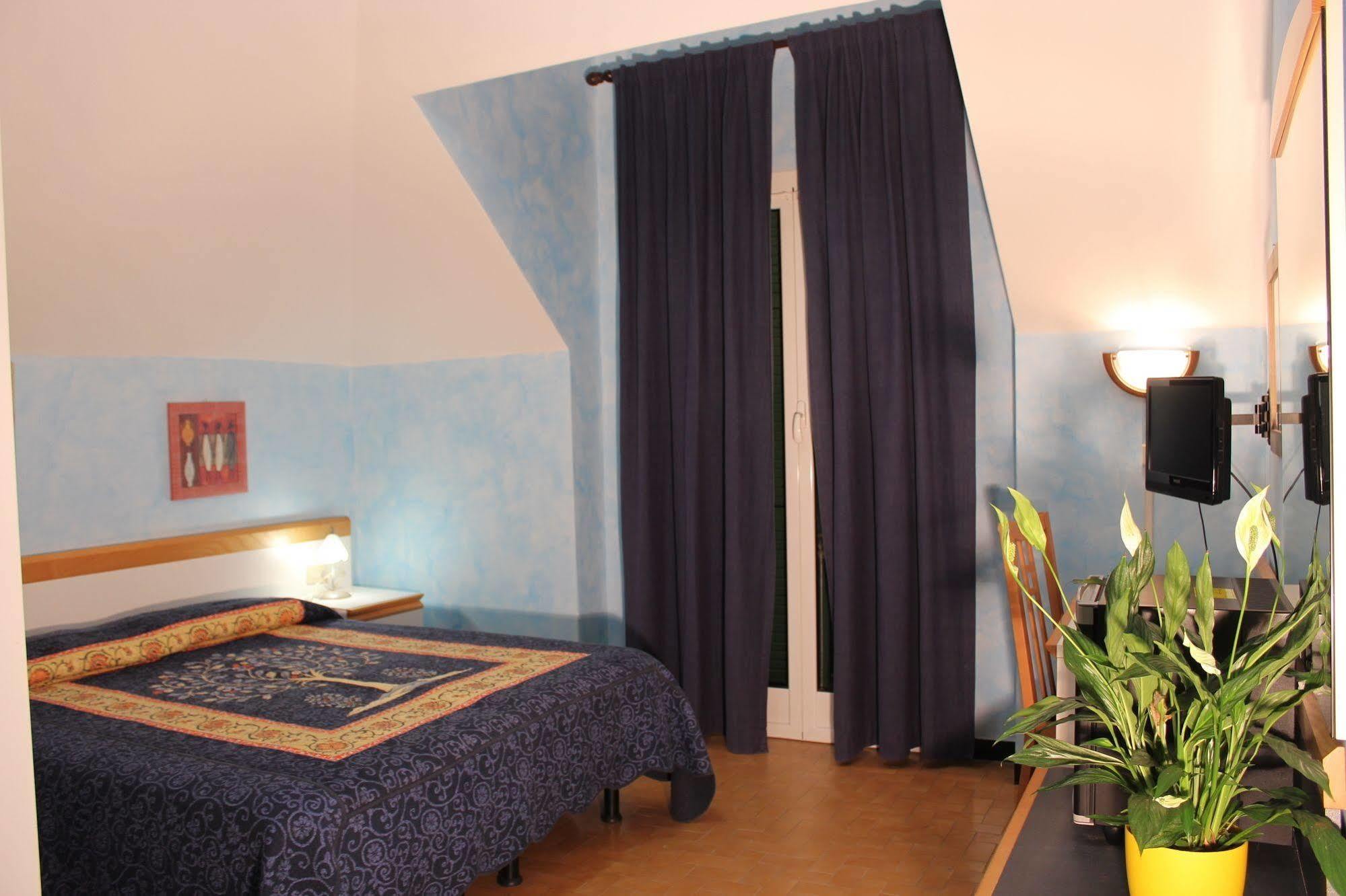 Hotel Agnello D'Oro Genova Exteriör bild