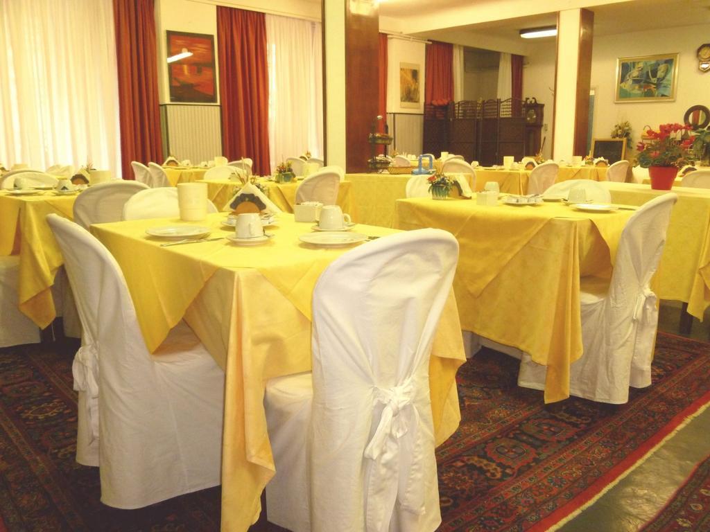 Hotel Agnello D'Oro Genova Exteriör bild